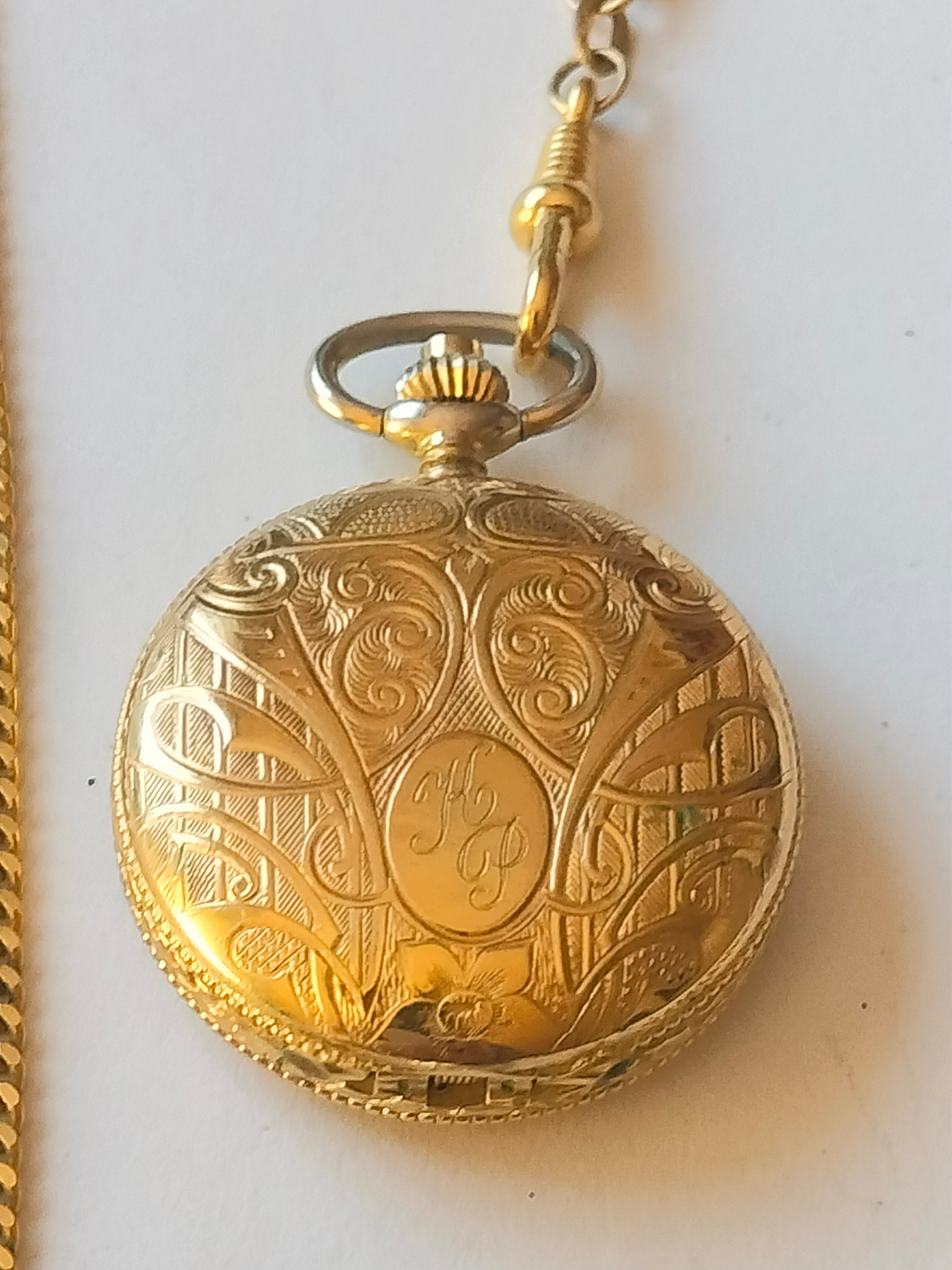 Vintage gold plated pendant necklace watch, mechanical, working, 30mm
