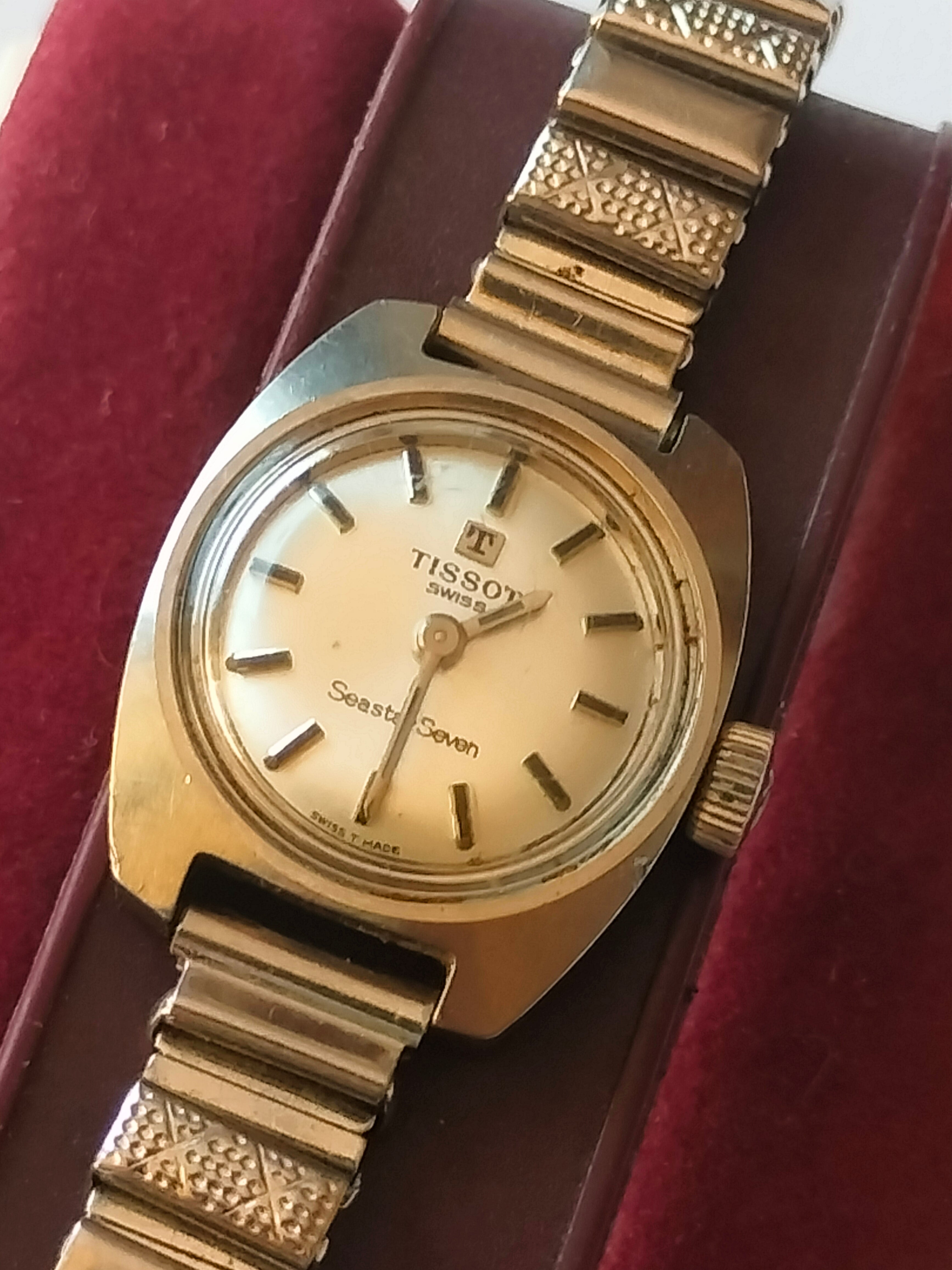 Vintage ladies watch, mechanical, working, 19mm, Tissot swiss