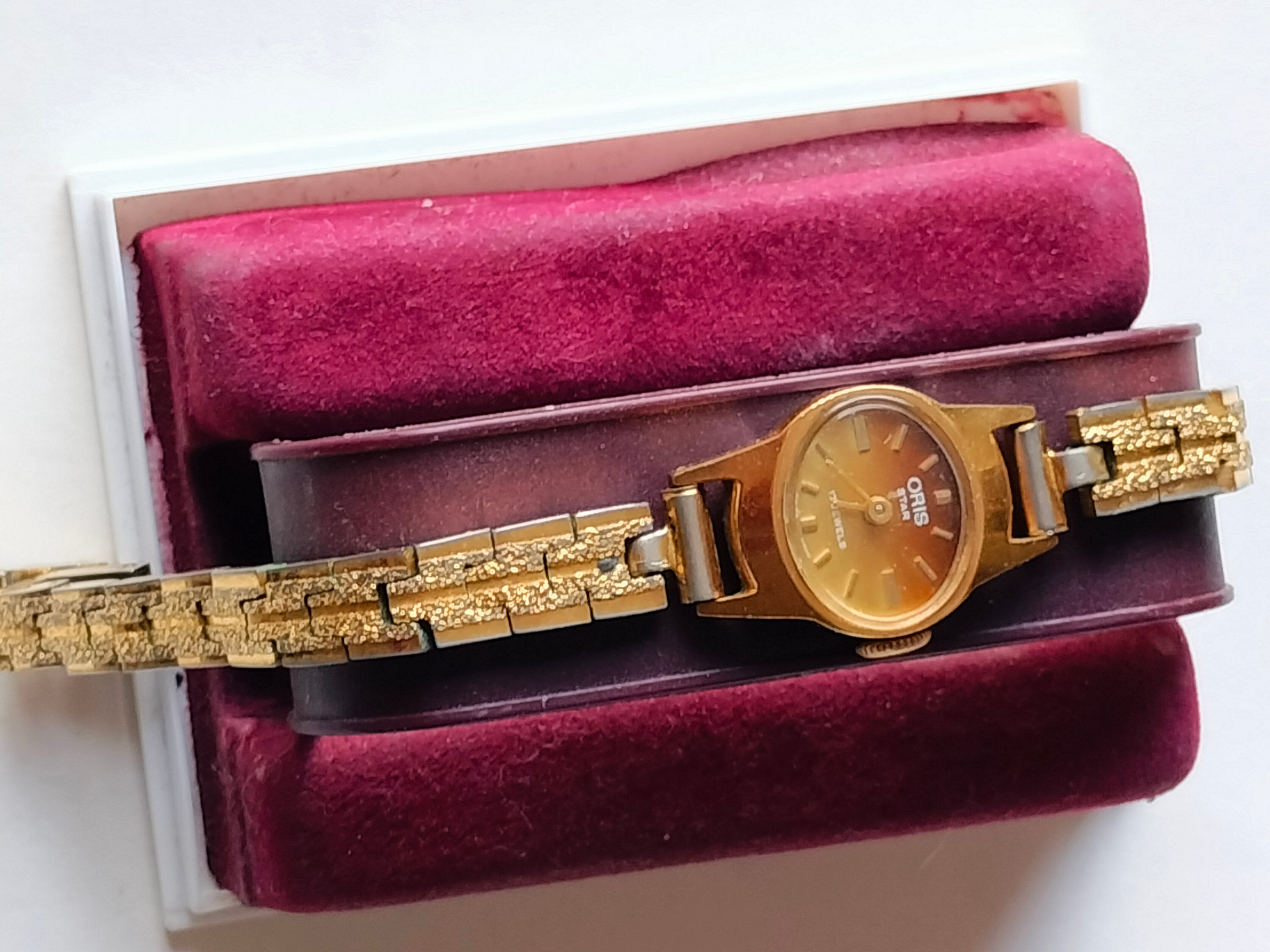 Vintage ladies watch, mechanical, not working correctly, Oris