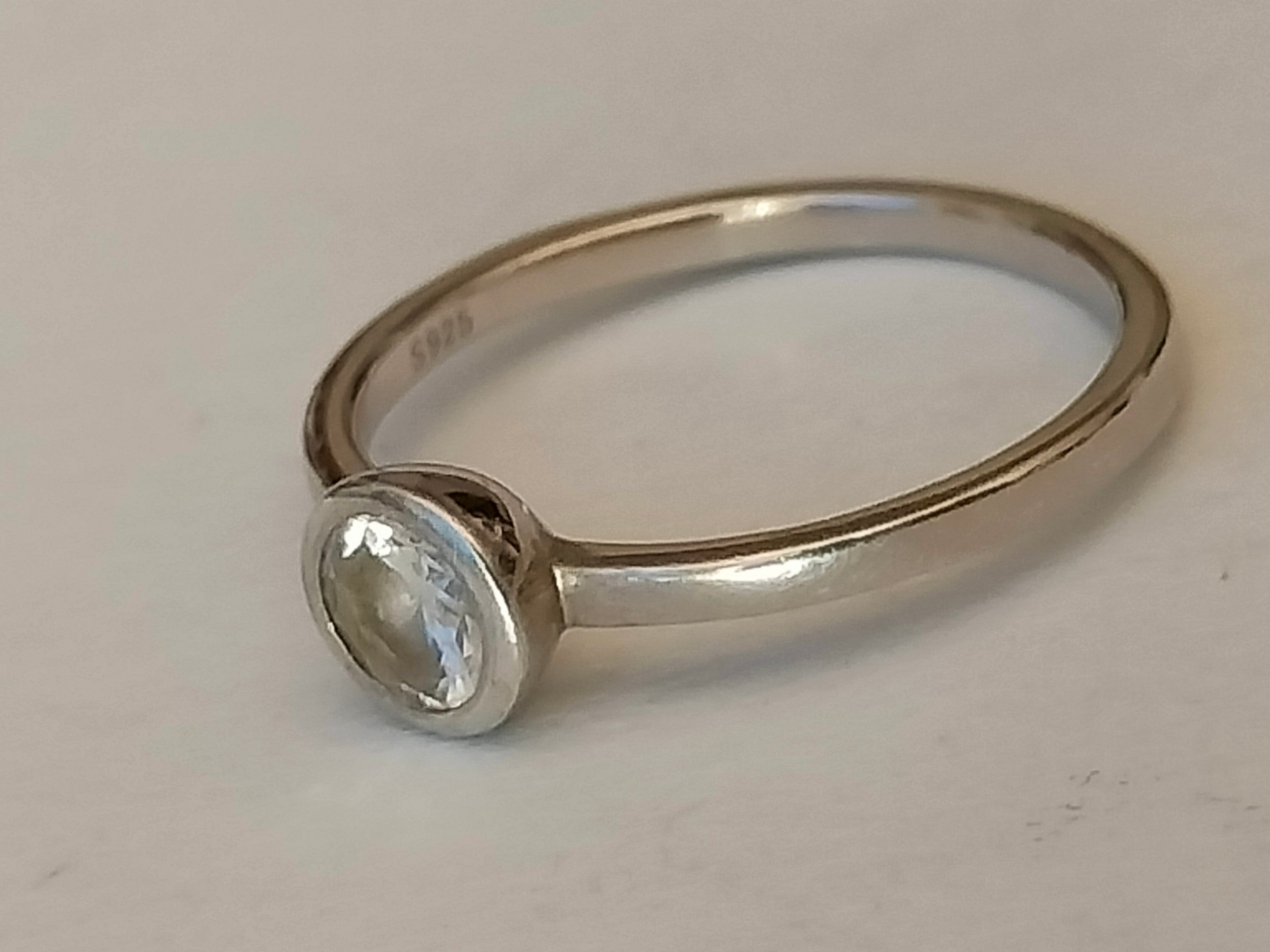 Modern silver ring, 17.9mm, 925 silver, CZ stones